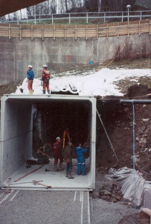 Tunnel portal